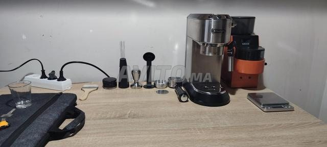 Delonghi Dedica et accessoires de barista - 2