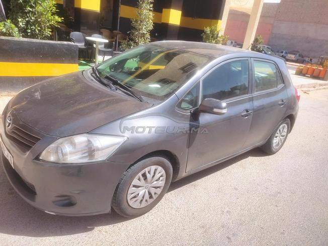 toyota auris 2012