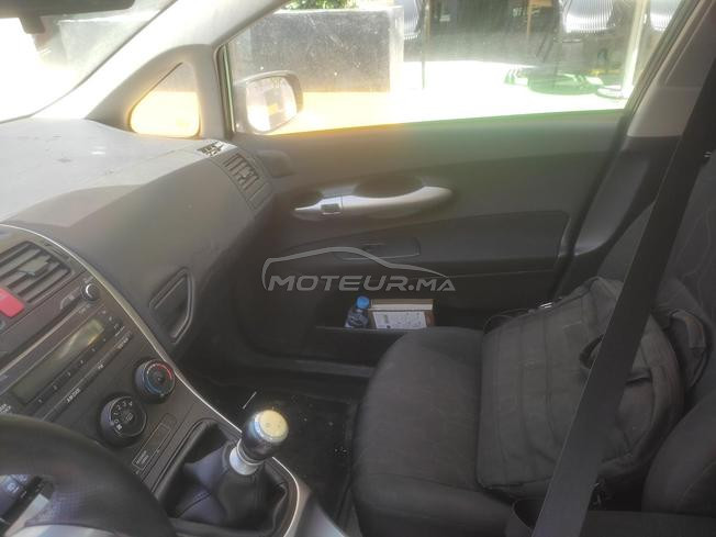 toyota auris 2012