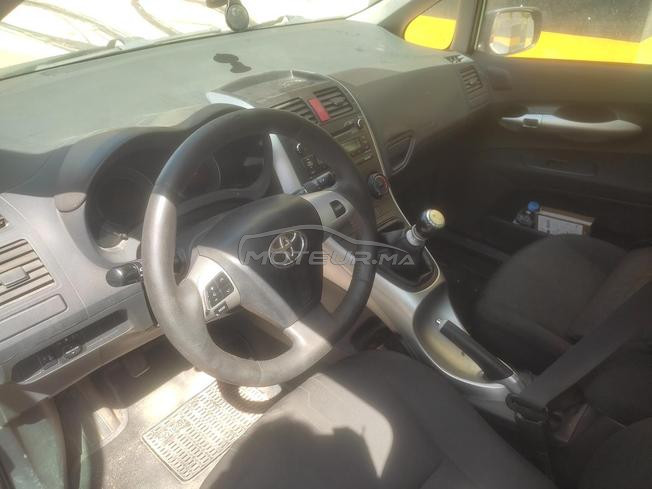 toyota auris 2012