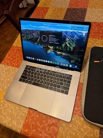 MacBook Pro 15 pouces 2016 avec Touch Bar