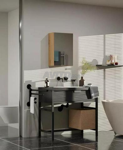 Miroir avec armoire de rangement pour les médicaments - 2