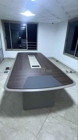 طاولة اجتماع مهنية - 2
