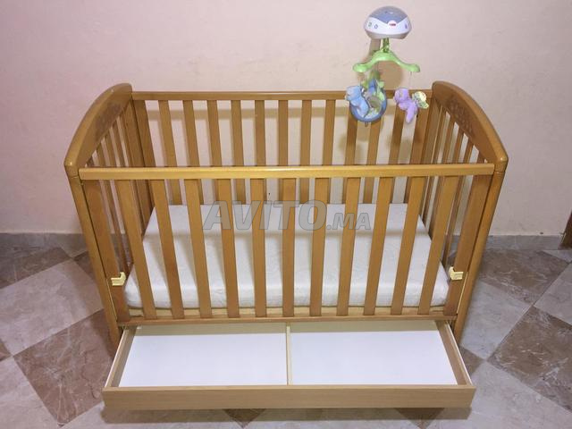 Lit en bois pour l'extérieur - 2