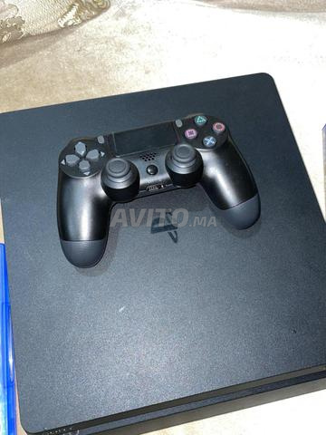 PS4 Slim 1To avec 2 Cds, manette et les câbles - 2