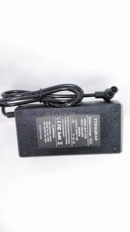 chargeur 53.6v - 2