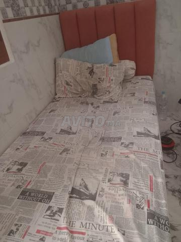 Lit avec matelas - 2