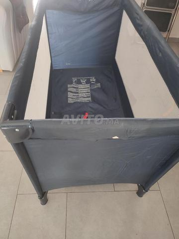 بيع سرير طفل قابل للطي حتى عمر أربع سنوات