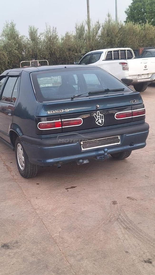Renault 19