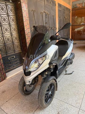 سكوتر Piaggio MP3 300 سم³ - 2