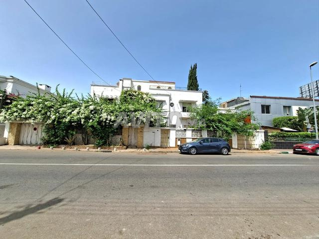 Villa commercial à louer – 700m2 utile -Oasis - 2