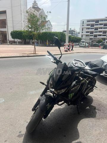 بيع دراجة نارية Kawasaki Z800 - 2