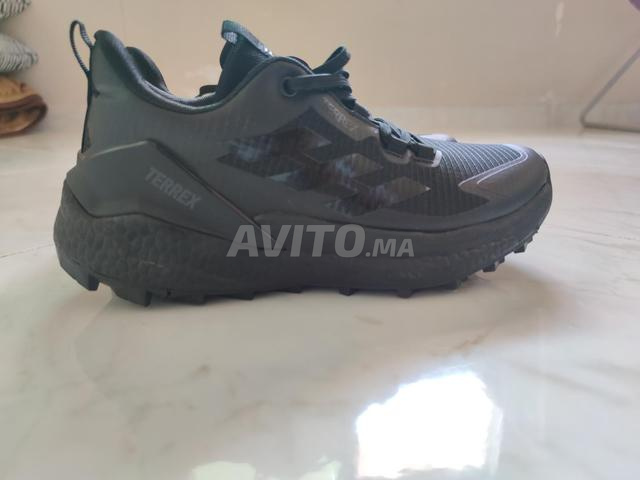 Chaussure Adidas Terrex noire, taille 41, neuve