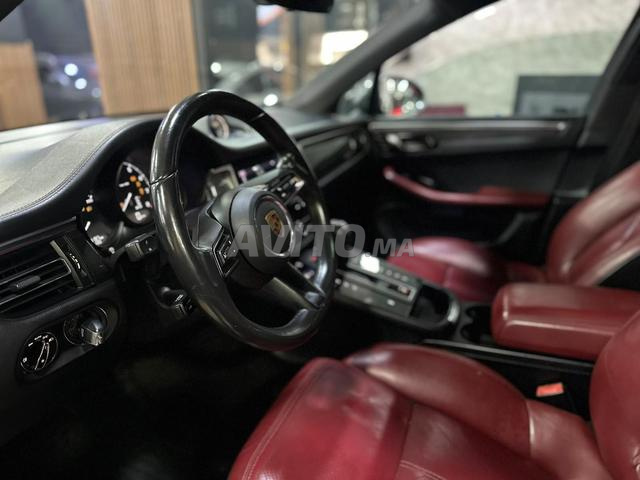 PORSCHE MACAN - 2
