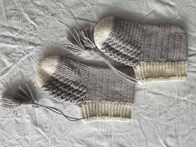 Chaussettes crochetées neuves, seulement 100 dirhams - 2