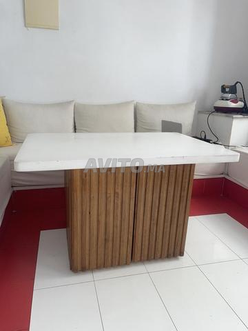 Table en bois massif avec rangement intégré - 2