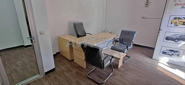 TABLE DE BUREAU PROFESSIONNELLE - 2