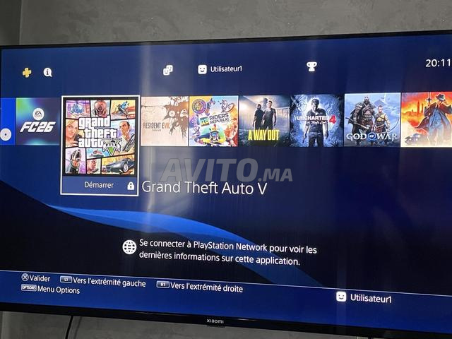PlayStation 4 slim  - 2