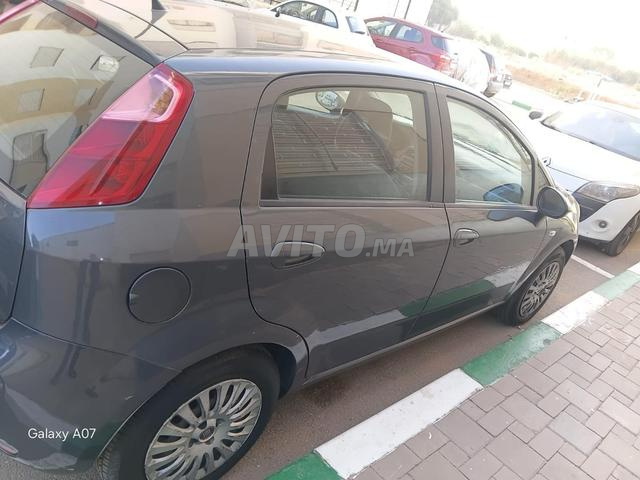 Fiat Punto Diesel Manuelle 2017 à Mohammedia - 2