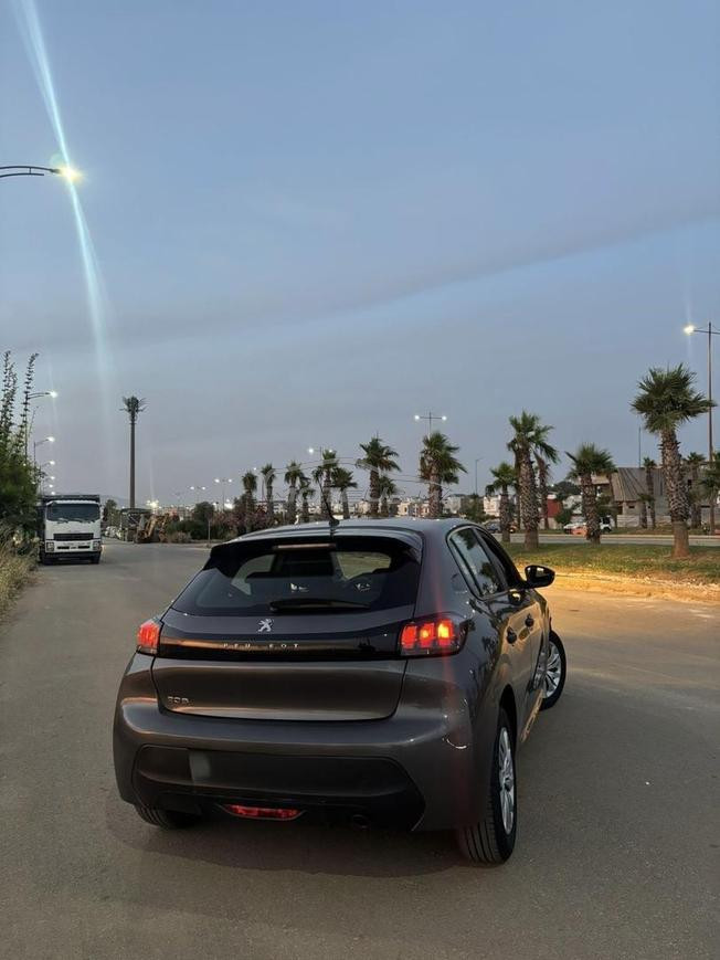  Peugeot 208 23/12