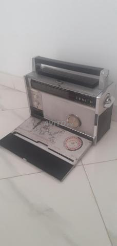راديو Zenith العتيق فيه شاشة - 2