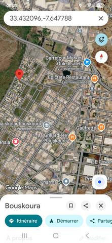 Terrain 301 m² Mayssane Bouskoura – 3 façades