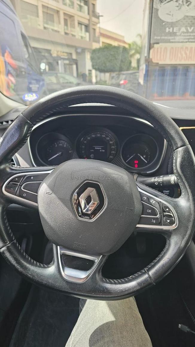 Megane 4 modele 2019 en bon état 