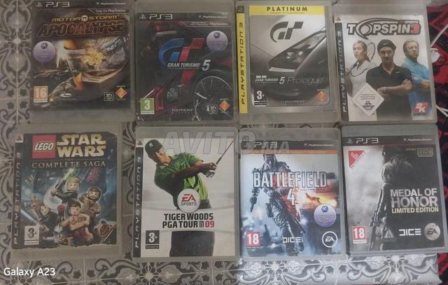 PS3 avec manettes et jeux en  bon état - 2