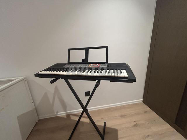 بيانو Yamaha مع حامل - 2