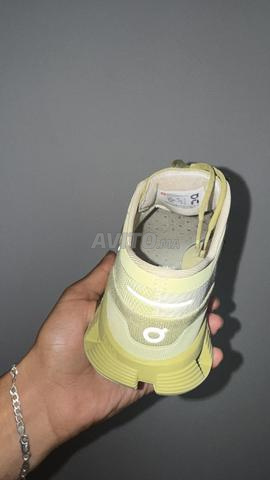 À vendre – chaussure de sport On Running - 2