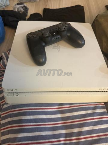PS4 une manette - 2