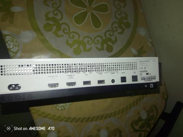 Xbox One S - 2