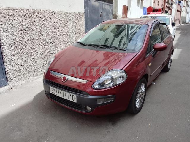 Fiat Punto 5 CV essence Modèle 2012 - 2