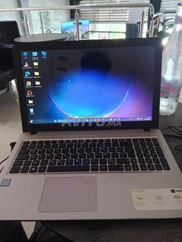 Asus i7 الجيل الثامن 8 جيجابايت رام 256 جيجابايت SSD - حالة جيدة جدًا