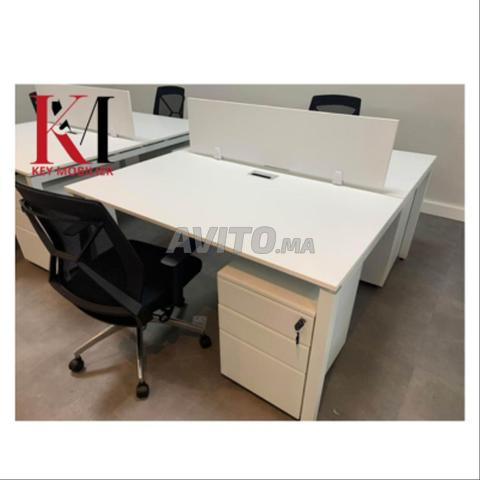 🖥️ مكاتب متعددة المحطات في مساحة مفتوحة - 2