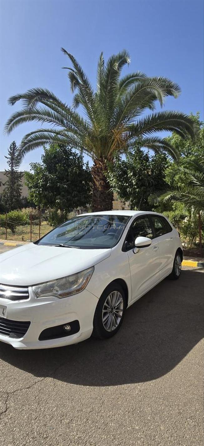 Citroën C4 2012 excellente état 