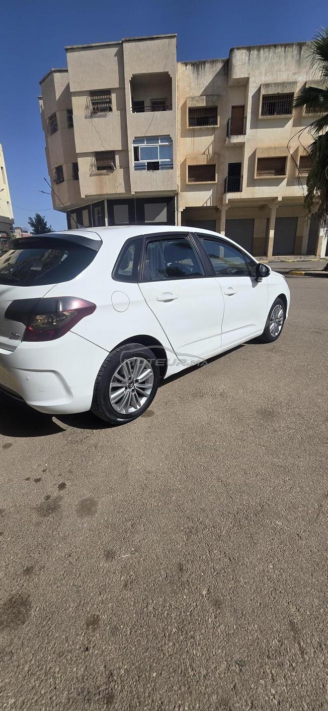 Citroën C4 2012 excellente état 