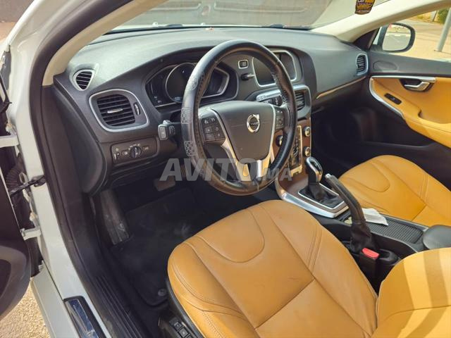 Volvo V40 Diesel Automatique 2019 à Agadir - 2