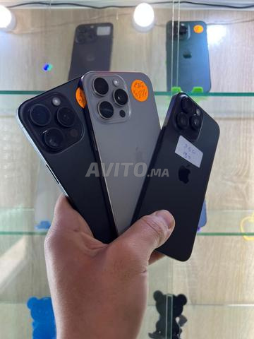 iPhone 15 pro Max 256/92 état - 2