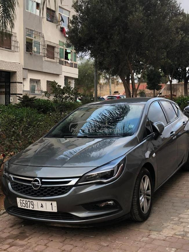 opel atra 2017