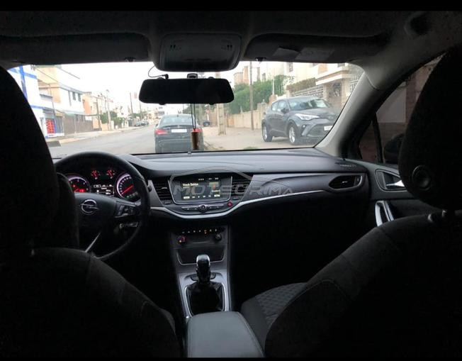 opel atra 2017
