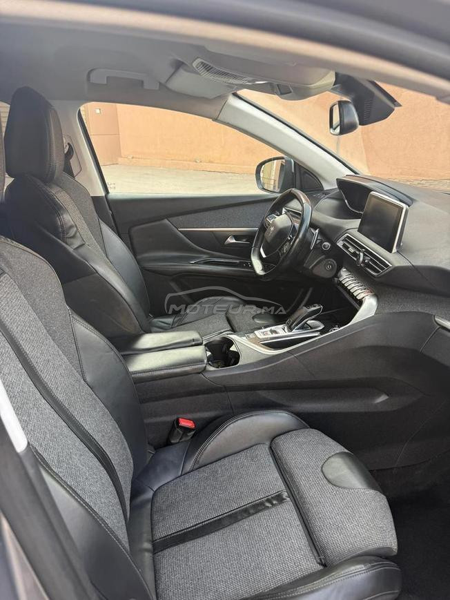 voiture. Peugeot 3008