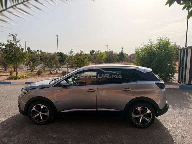 voiture. Peugeot 3008