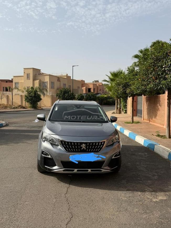 voiture. Peugeot 3008