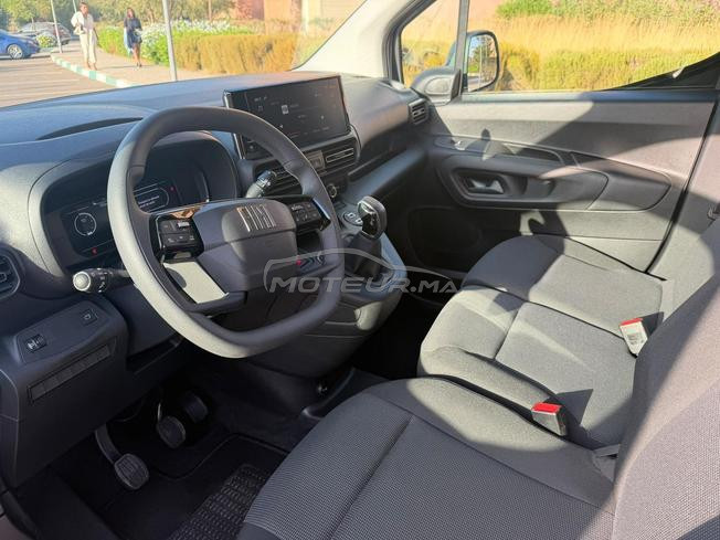 voiture neuve presque 