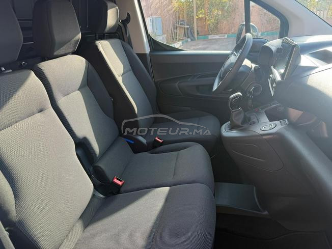 voiture neuve presque 