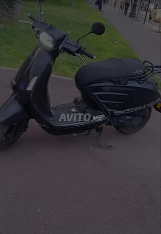 Scooter Moderne en très bon état - 2