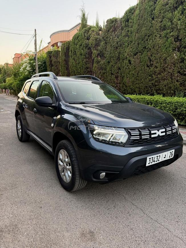Dacia duster 2023 automatique 4 pneus neufs 