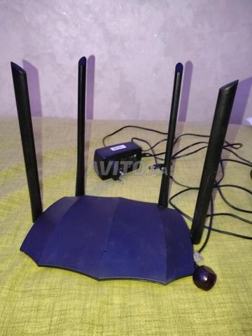 Box Wi-Fi Tenda encore en bon état - 2
