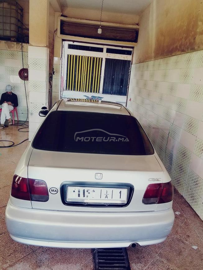 Honda Civic Essence Oujda